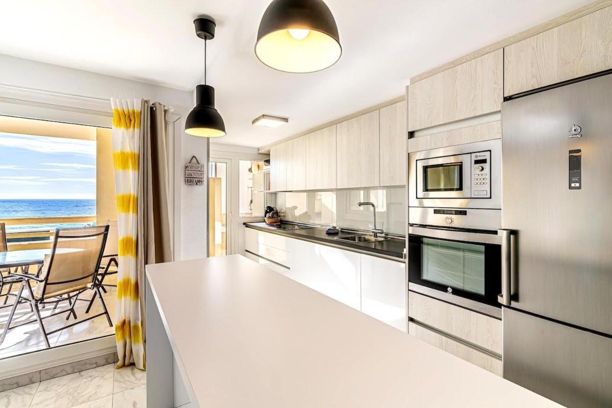 3 Hab. Primera Linea De Playa - Centro Apartment *